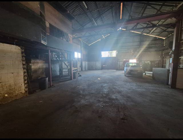 240M² WAREHOUSE TO LET IN LUIPAARDSVLEI